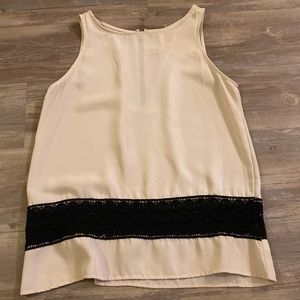 Francesca’s cream border lace tank top